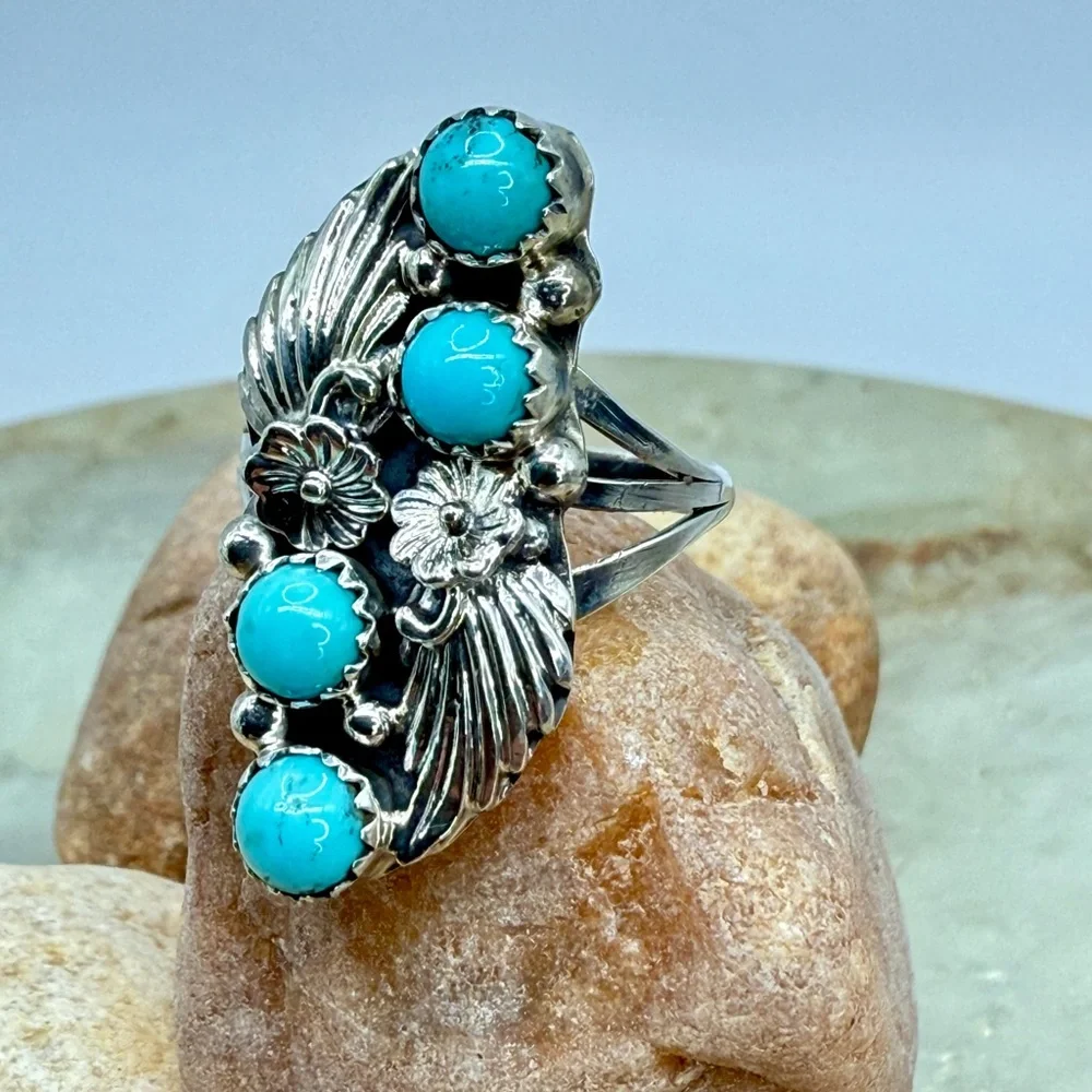 Native American 925 Turquoise Floral & Leaf Ring by Harris Largo – 5.47g